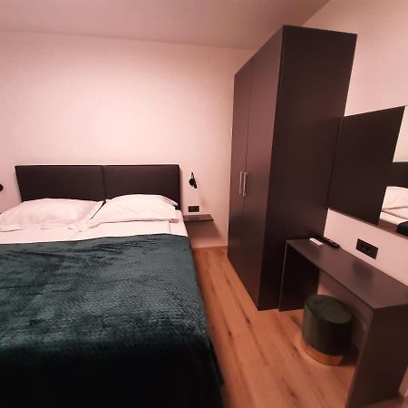 Apartman Mate Lopar Esterno foto