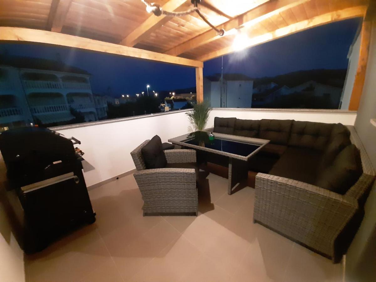 Apartman Mate Lopar Esterno foto