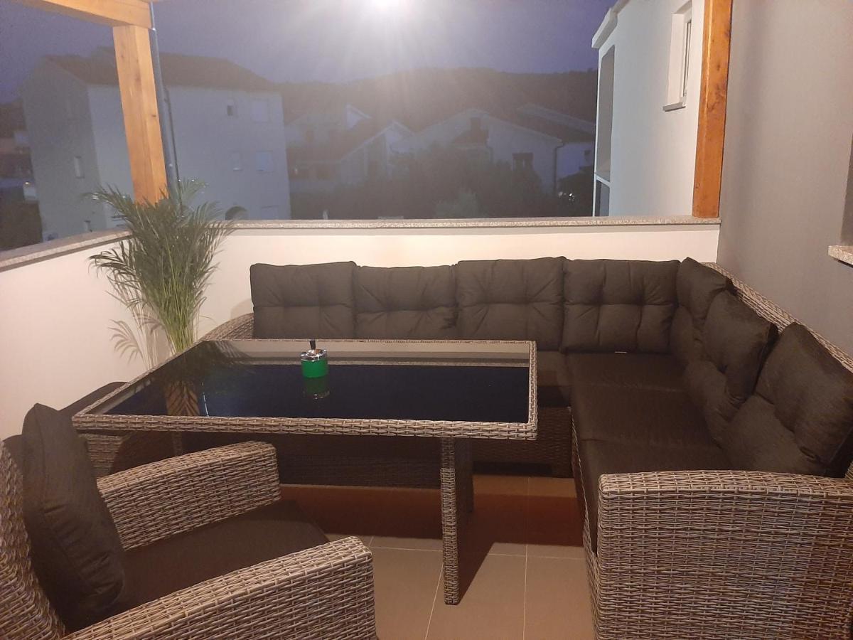Apartman Mate Lopar Esterno foto