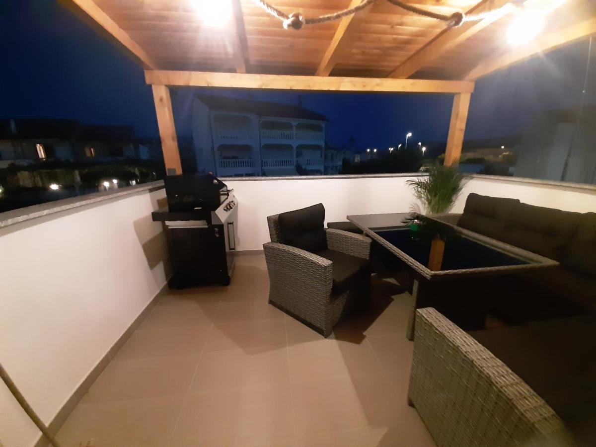 Apartman Mate Lopar Esterno foto